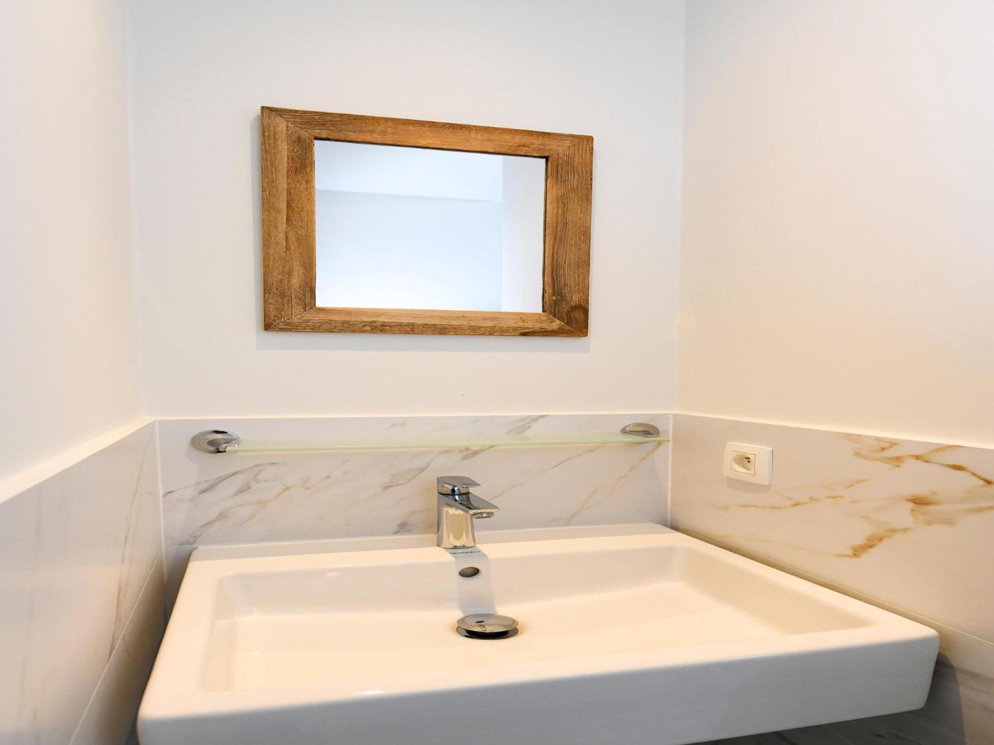Spacious Holiday Home With Garden Nieuwpoort Bagian luar foto