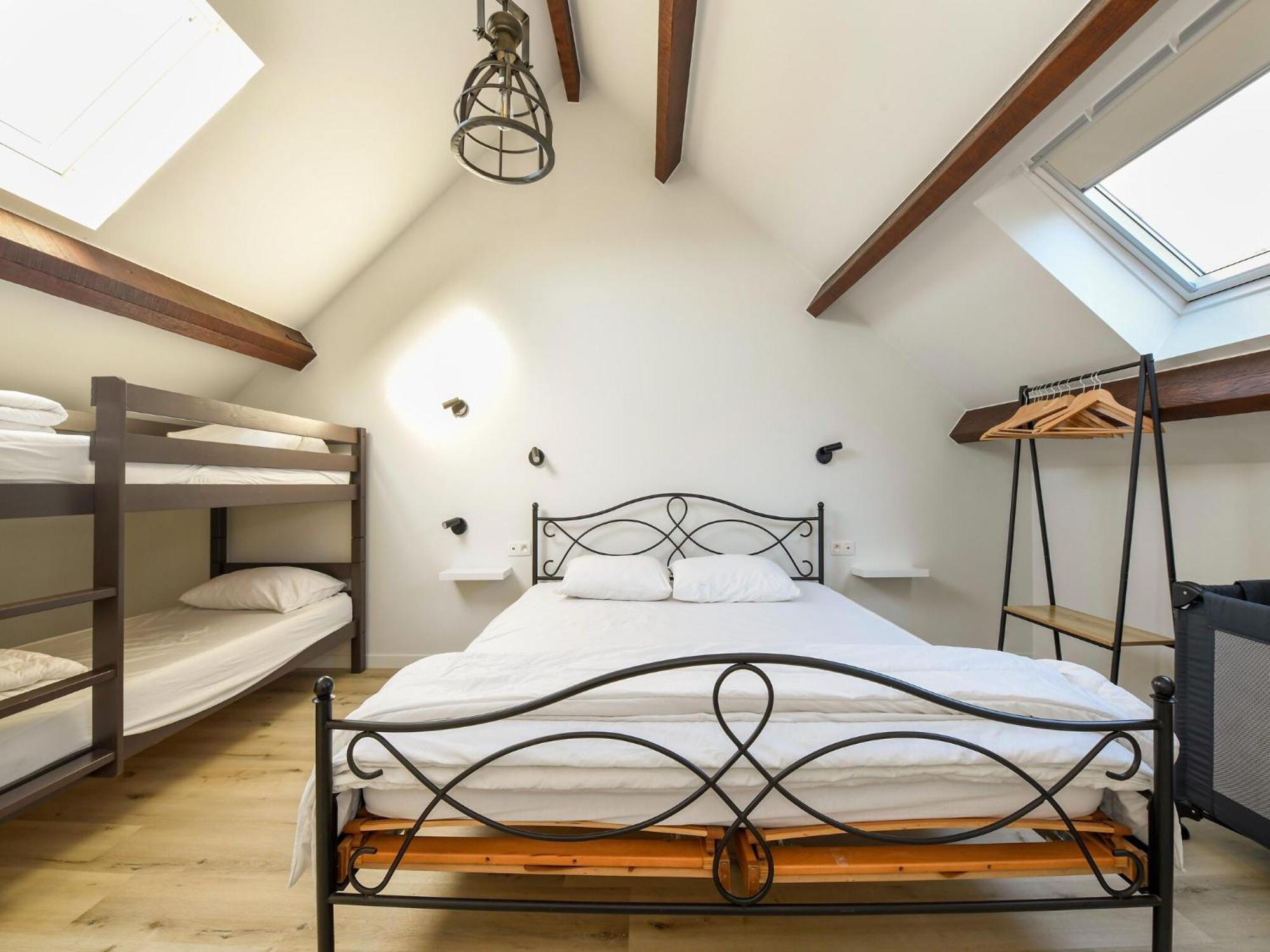 Spacious Holiday Home With Garden Nieuwpoort Bagian luar foto